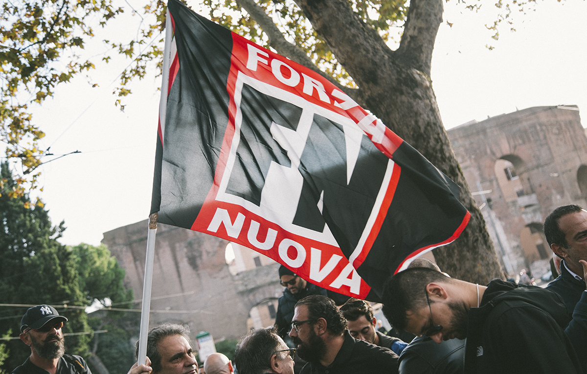 Roma, giornalisti dell’Espresso aggrediti da militanti neofascisti: «Aspettiamo la condanna del Ministero dell’Interno»