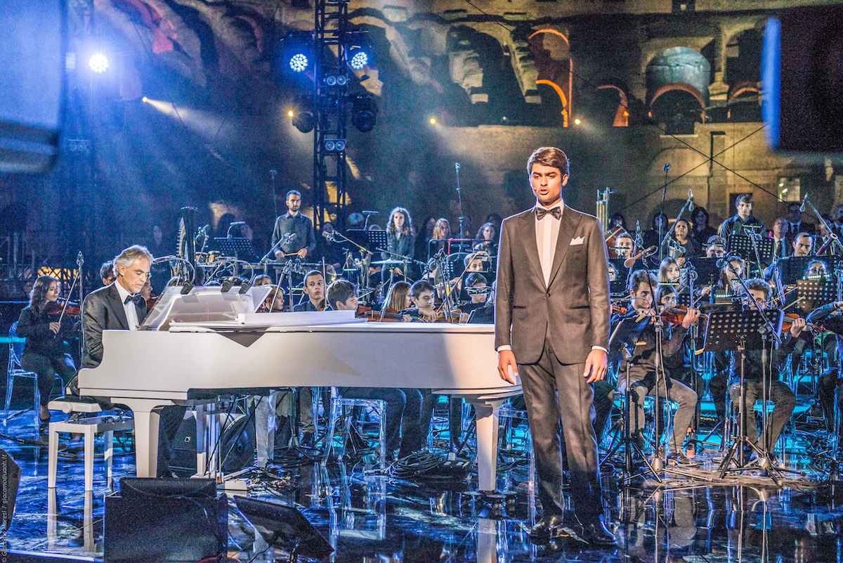 Bocelli col figlio Matteo sul palco del Colosseo