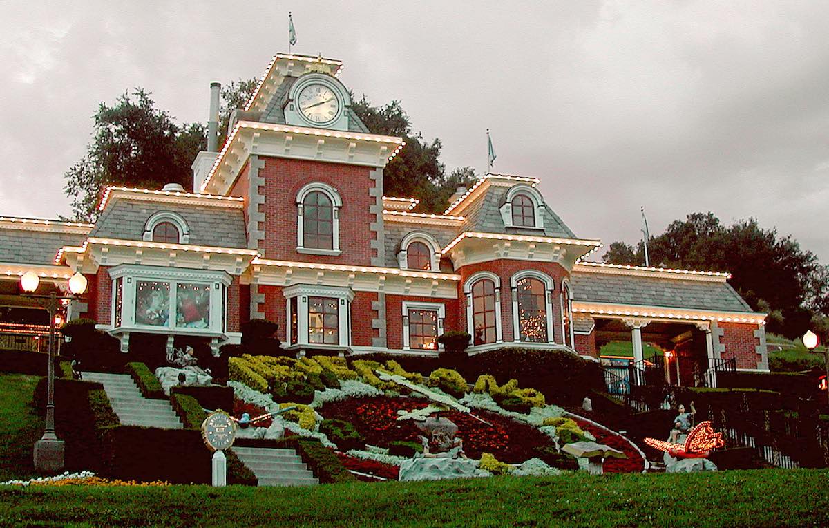 Neverland: la tenuta di Michael Jackson è in vendita (con lo sconto)