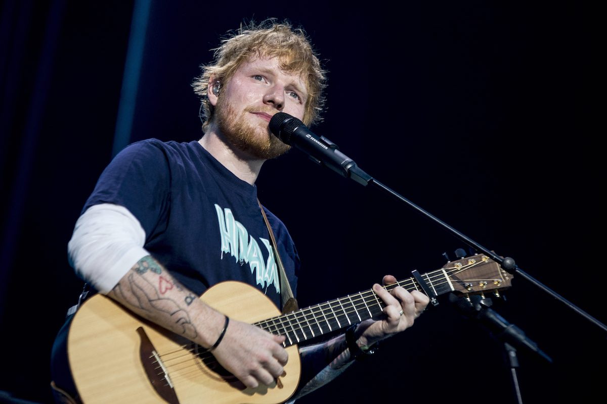 Ed Sheeran ha raccontato che si abbuffava di cibo e alcol fino a stare male