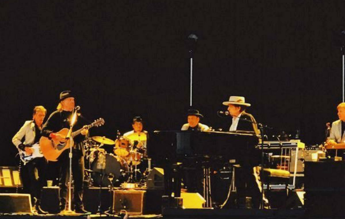 Bob Dylan e Neil Young insieme sul palco dopo 25 anni