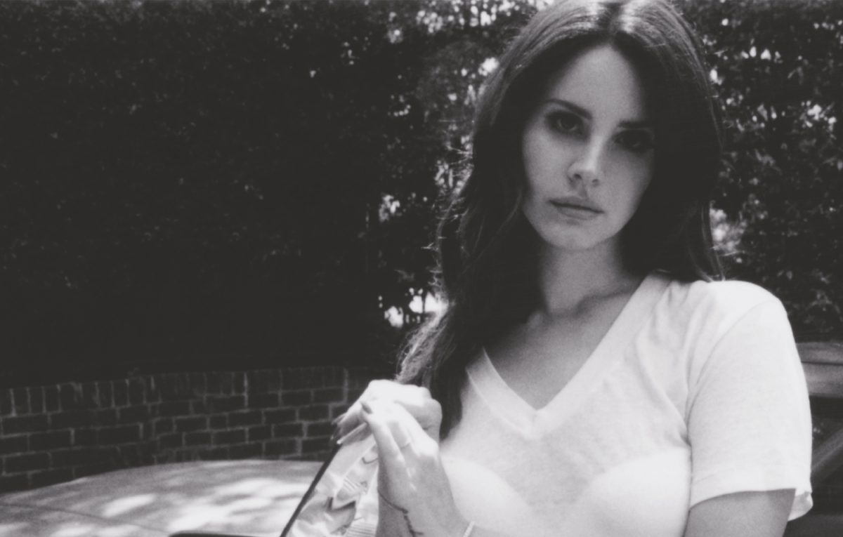 Lana Del Rey pubblica ‘Lookin for America’ in seguito alle sparatorie di El Paso e Dayton