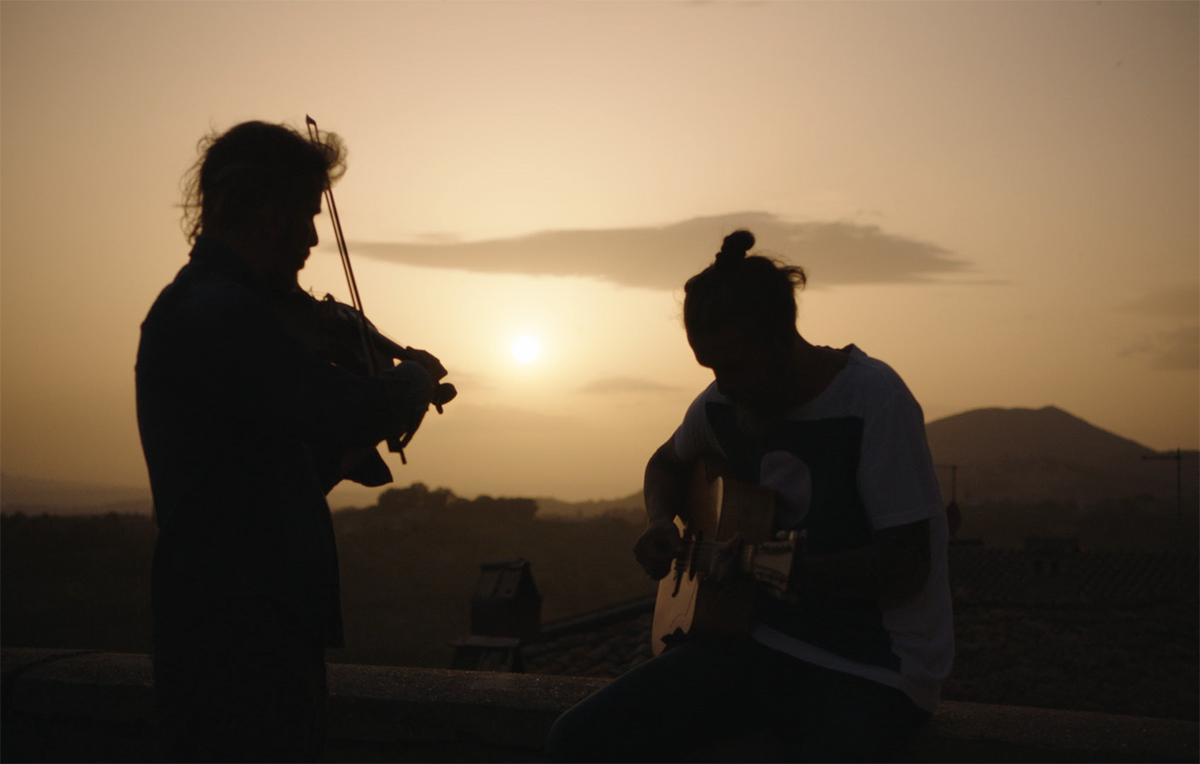 ‘Songs in a Conversation’ è un viaggio nella musica fragile di Nick Drake