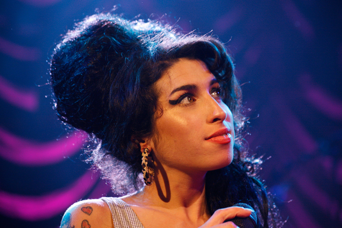 Gli abiti di Amy Winehouse saranno esposti in una mostra