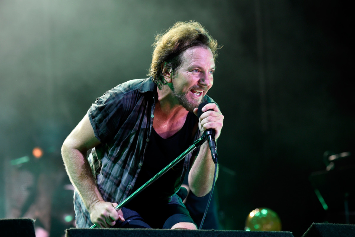 Volete ascoltare il nuovo singolo dei Pearl Jam? Vi servono la luna e un telefono