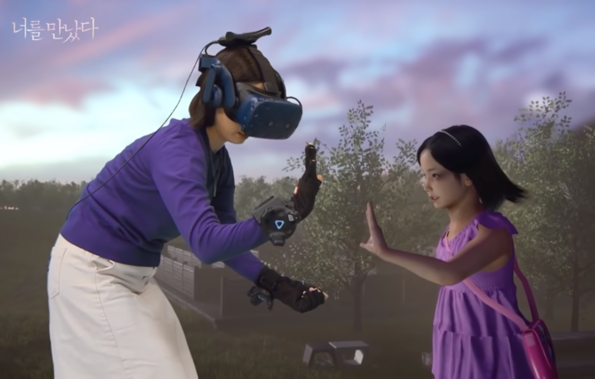 Una madre incontra la sua bambina “riportata in vita” dalla realtà virtuale