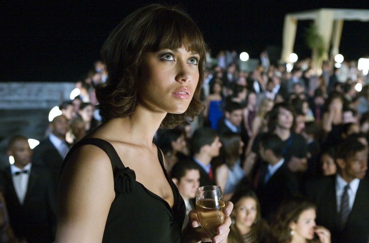 L’ex Bond Girl Olga Kurylenko positiva al coronavirus