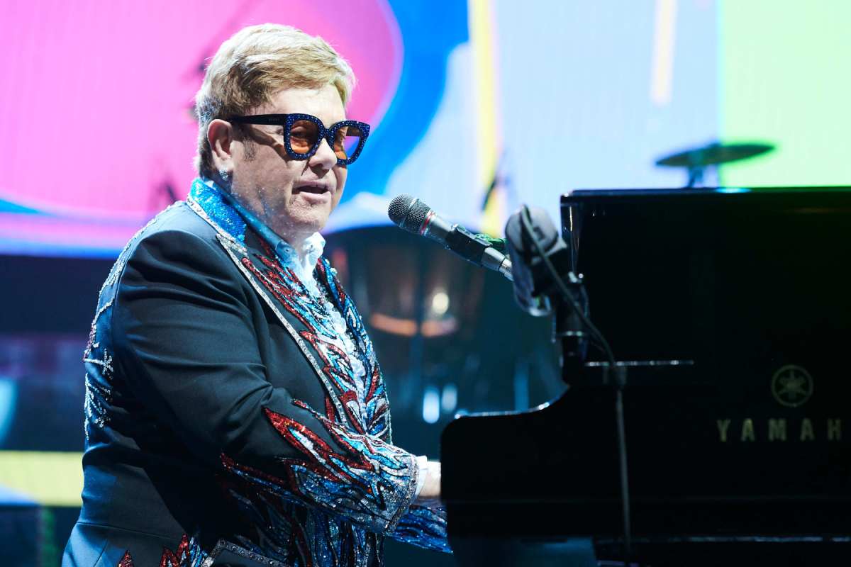 Elton John ha lanciato un fondo da un milione di dollari contro il coronavirus