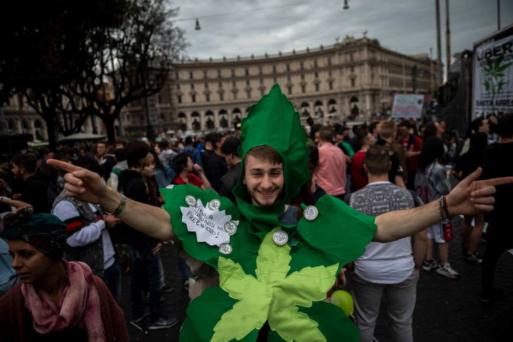 #IoColtivo, la campagna di disobbedienza civile per legalizzare la coltivazione di cannabis