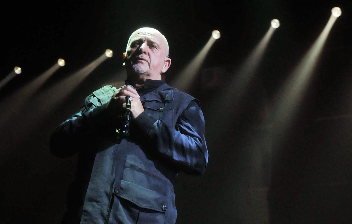 Peter Gabriel pubblica il concerto a Verona e chiede ai fan di aiutare l’Italia