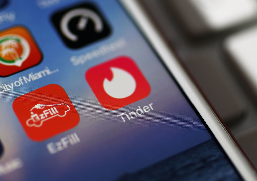 Se stai più di un secondo su ogni profilo che vedi su Tinder, stai sbagliando qualcosa