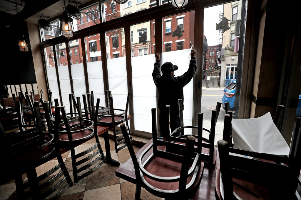 La situazione di bar e ristoranti è tragica, e i fondi statali non arrivano