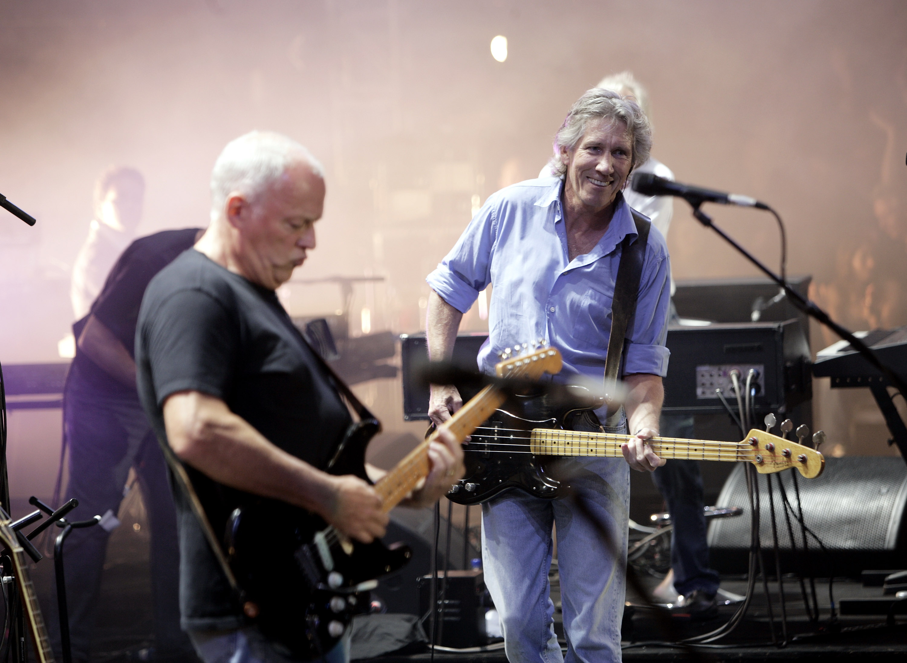 Roger Waters reagisce all’attacco di Polly Samson, David Gilmour lo sottoscrive: «Tutto vero e verificabile»