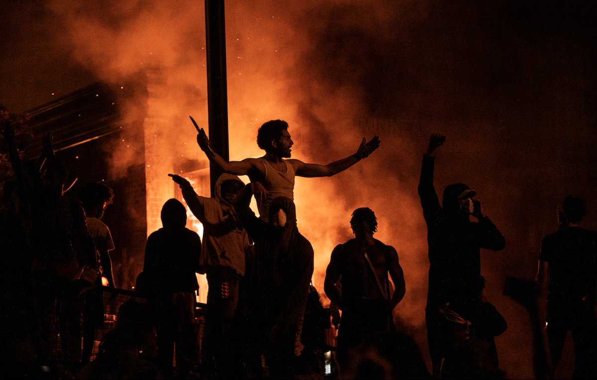 Proteste negli USA: un morto a Indianapolis e coprifuoco in 25 città