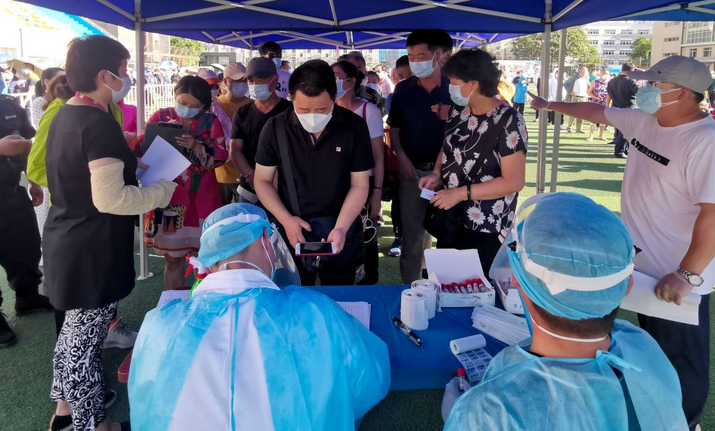 A Pechino diversi quartieri sono in quaratena per un nuovo focolaio di coronavirus