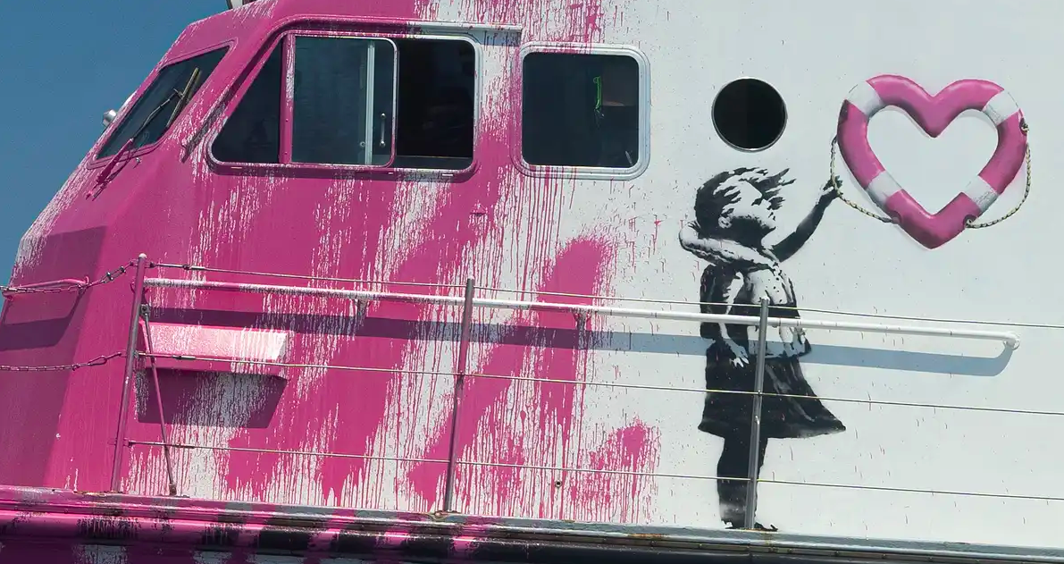 Banksy: «Ho comprato una nave perché le autorità europee “dormono”»