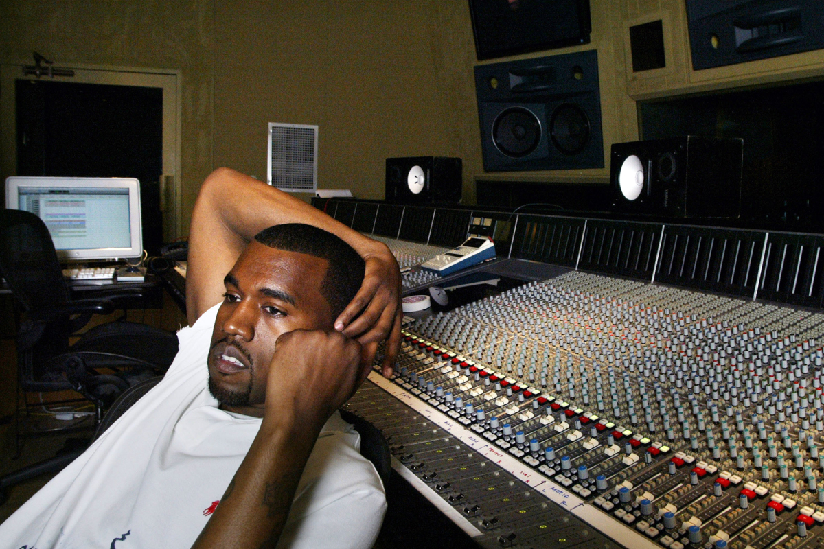 Kanye West è in guerra con le case discografiche, e potrebbe spuntarla
