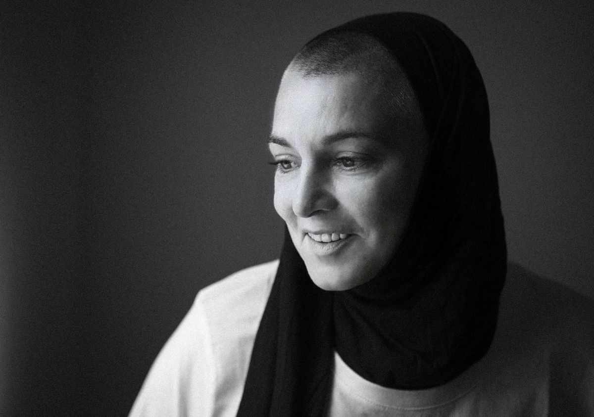 «Merita la santità»: le reazioni degli artisti alla morte di Sinéad O’Connor