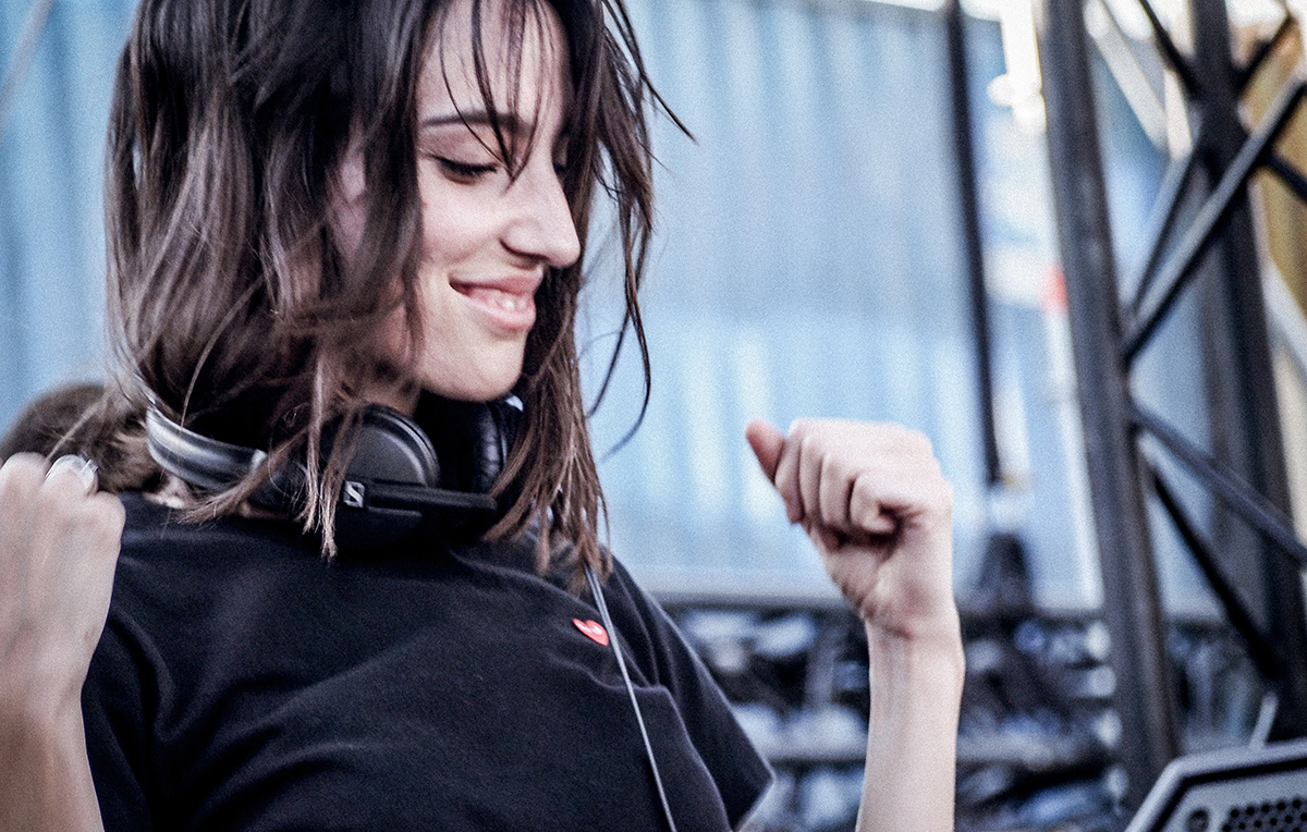 L'arte di chiudere una serata la playlist di Amelie Lens Rolling
