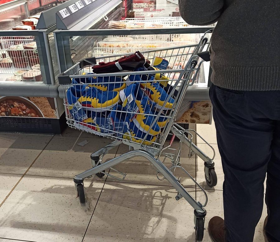 Gli italiani stanno impazzendo per le scarpe della Lidl