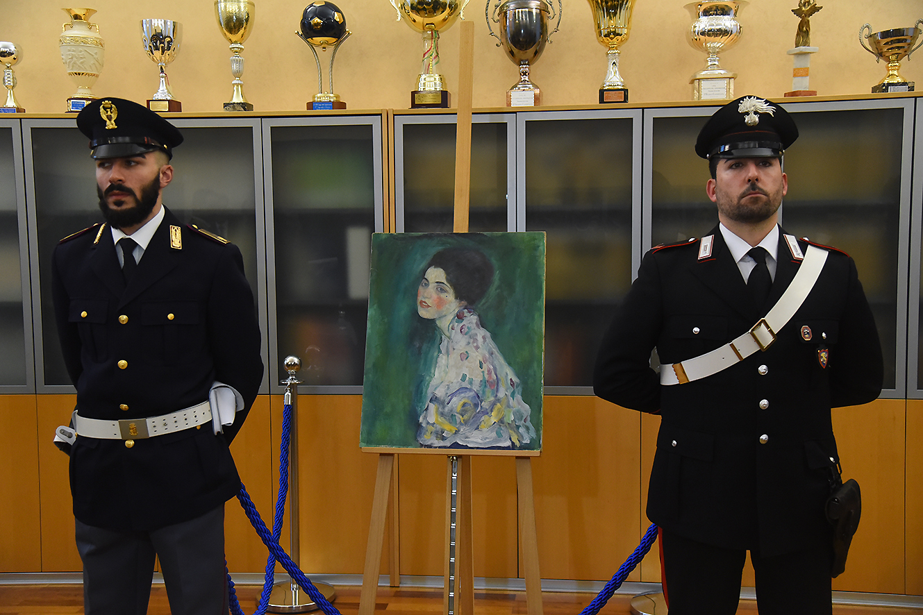 La storia avventurosa e i misteri del “Ritratto di Signora” di Klimt