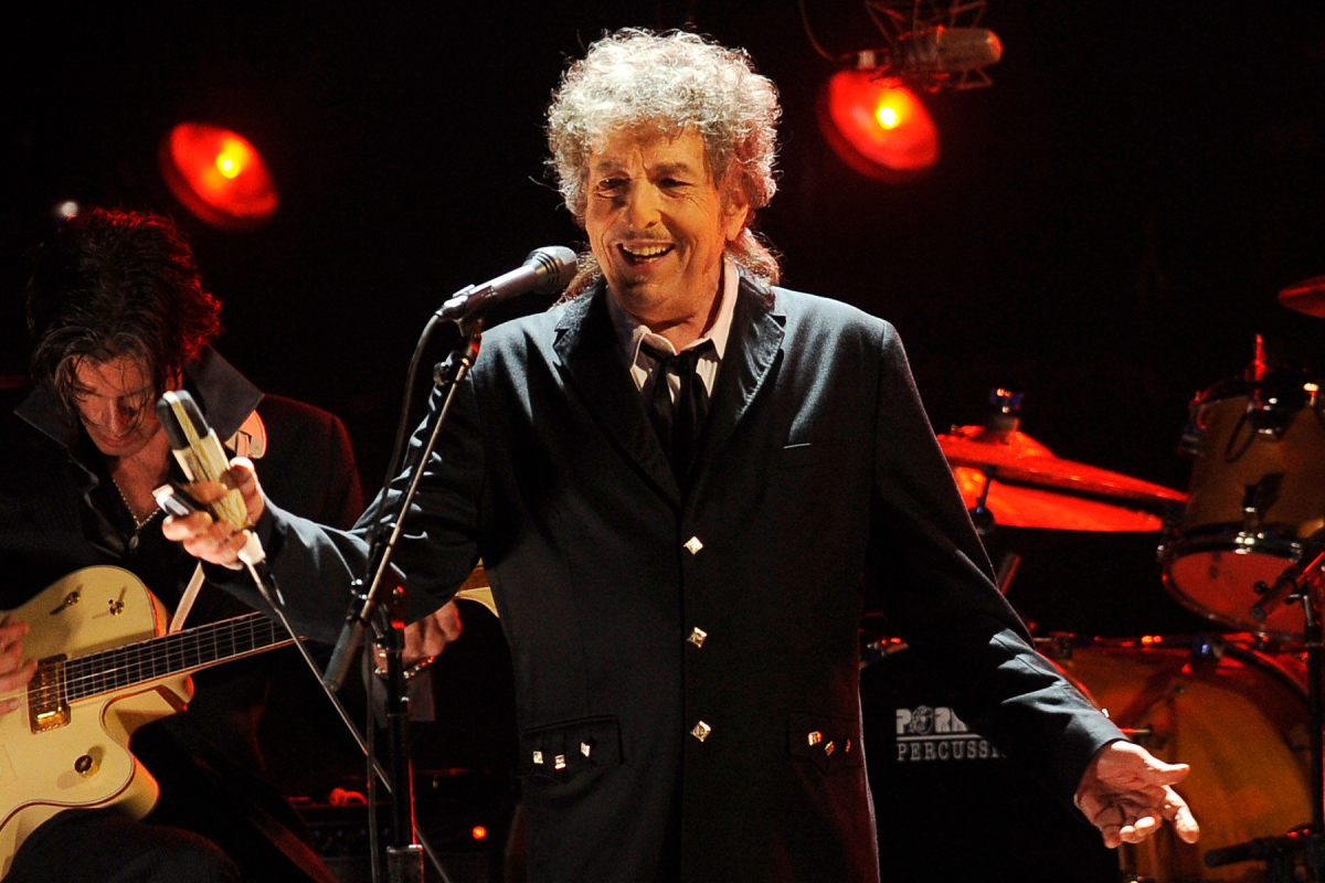 Al concerto di Bob Dylan si pagano 5 euro per non usare il telefono