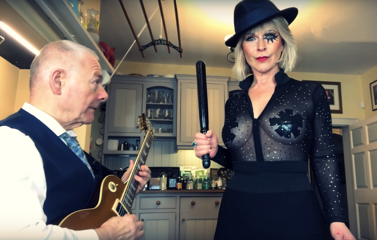 Robert Fripp e Toyah Willcox: «Quando il gioco si fa duro, gli inglesi si rendono ridicoli»