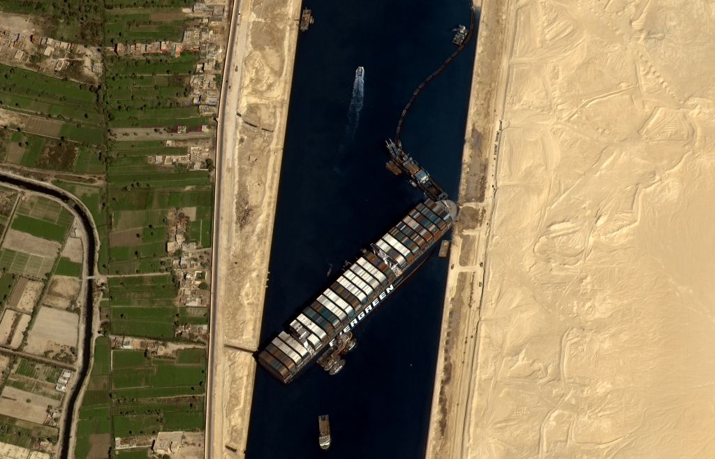 La nave Ever Given è stata disincagliata dal canale di Suez