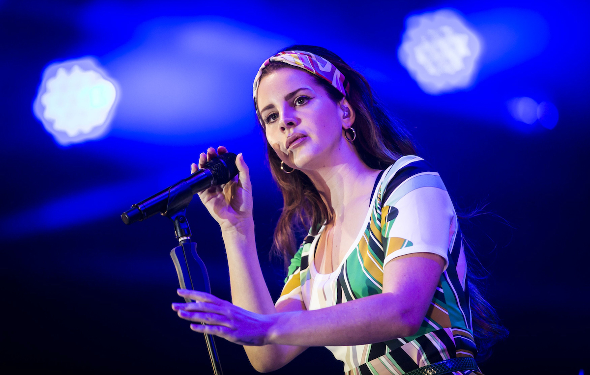 Lana Del Rey suona ‘Arcadia’ dal vivo: guarda il video