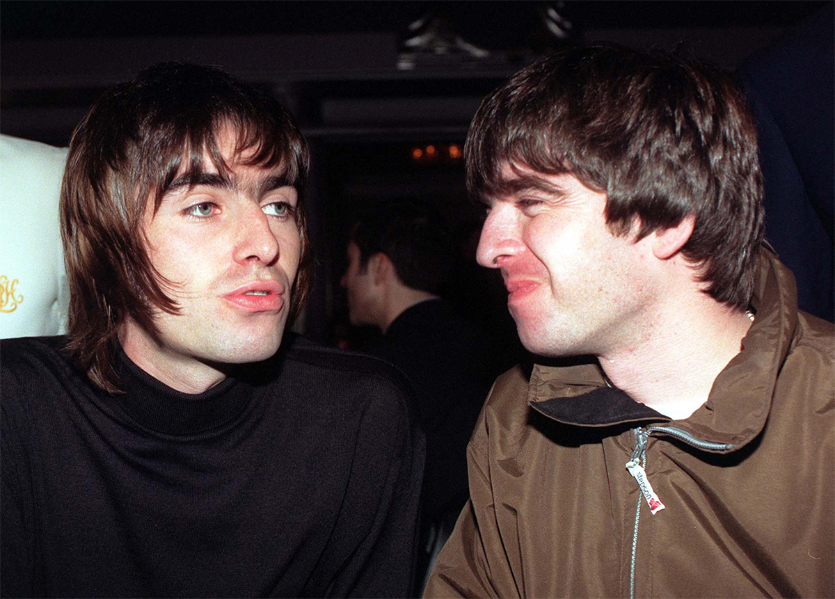 Liam Gallagher non potrà usare le canzoni degli Oasis per colpa di quel «moccioso incazzato» di Noel