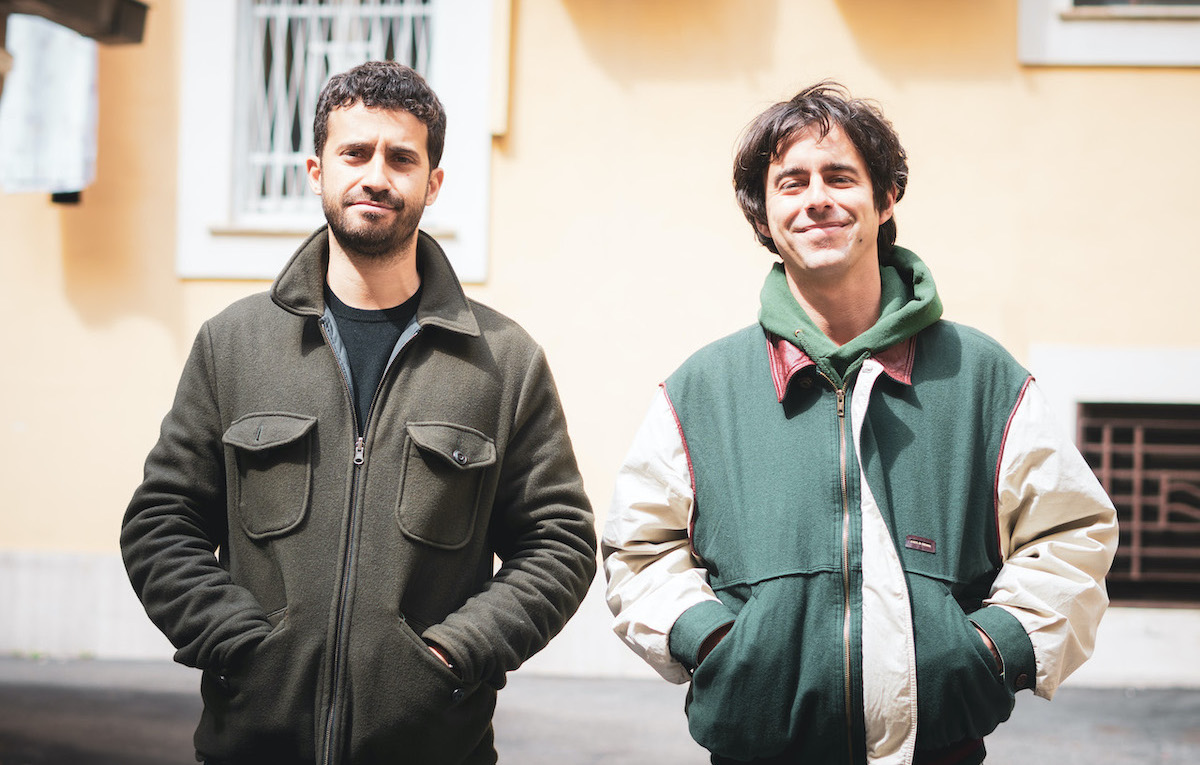 Edoardo Ferrario e Luca Ravenna: metti un po’ di stand-up morbida perché ho voglia di niente (anzi, morbidissima)