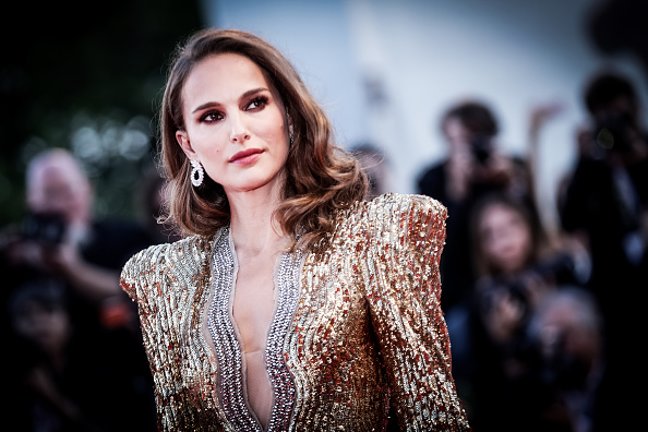 Natalie Portman: «Non parlo delle accuse contro Luc Besson, ma ‘Léon’ ancora mi imbarazza»