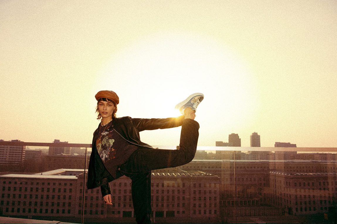 HOGAN - The rebel society