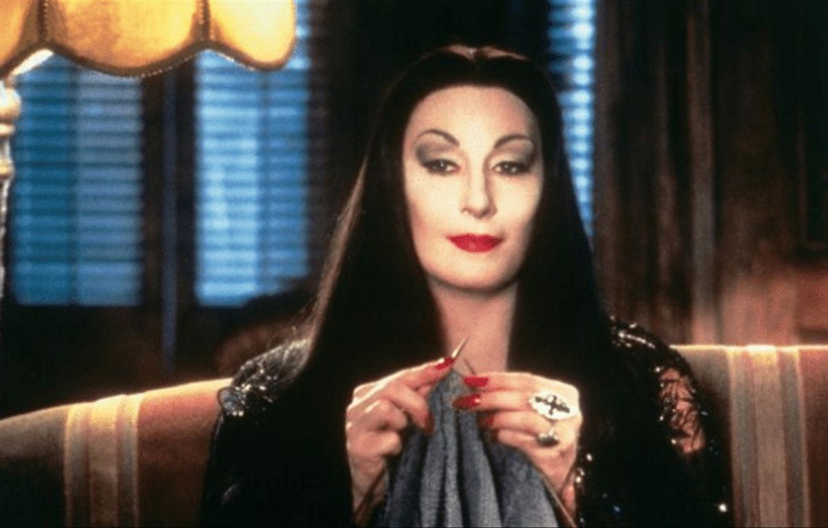 Ecco chi interpreterà Morticia Addams nella serie diretta da Tim Burton