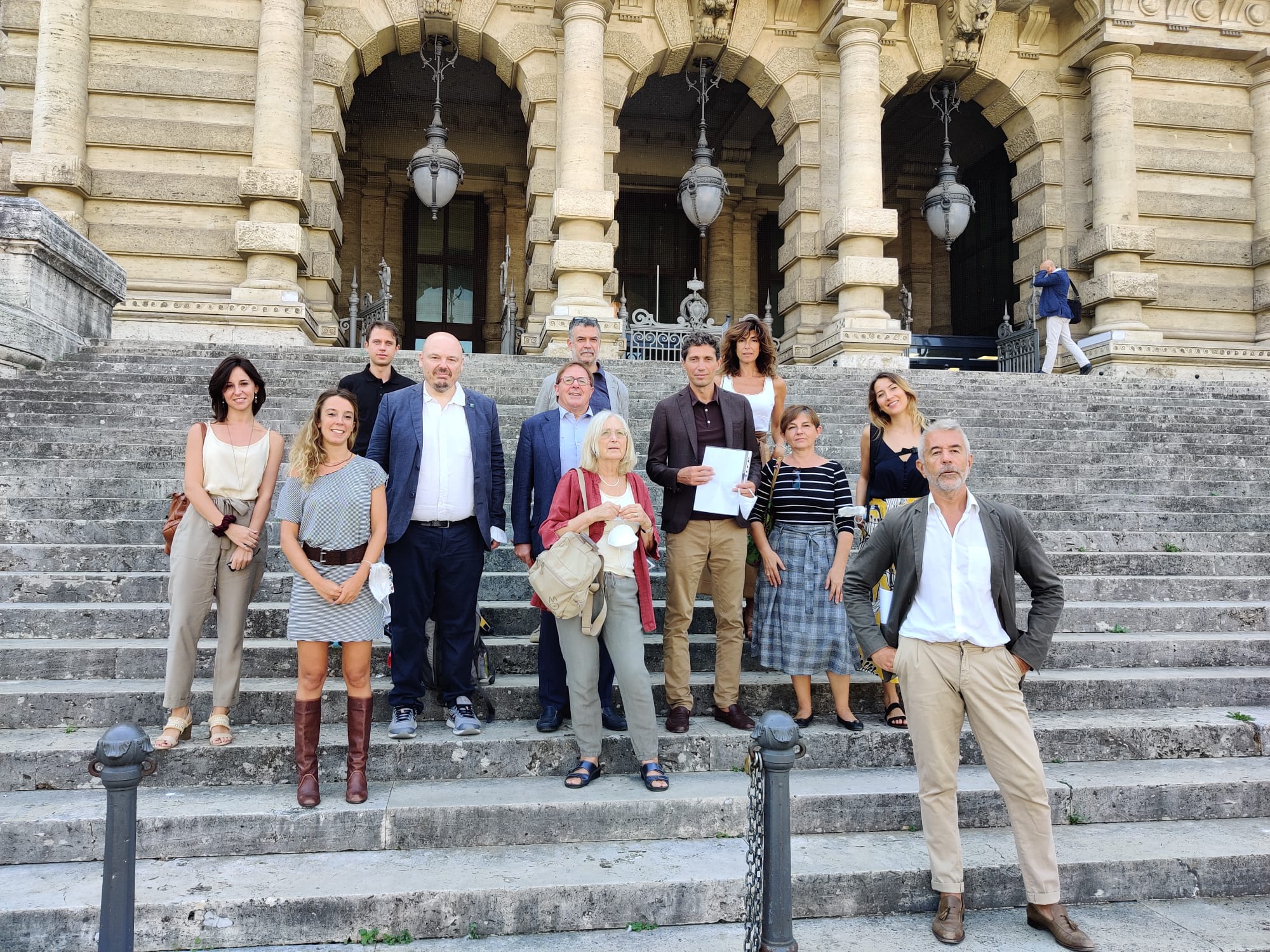 È partita una raccolta firme per un referendum sulla cannabis legale