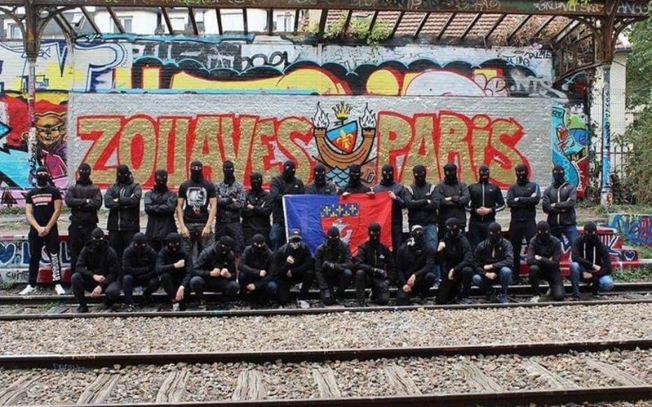 Chi sono Les Zouaves, l’estrema destra francese che vuole distruggere gli “antifa”