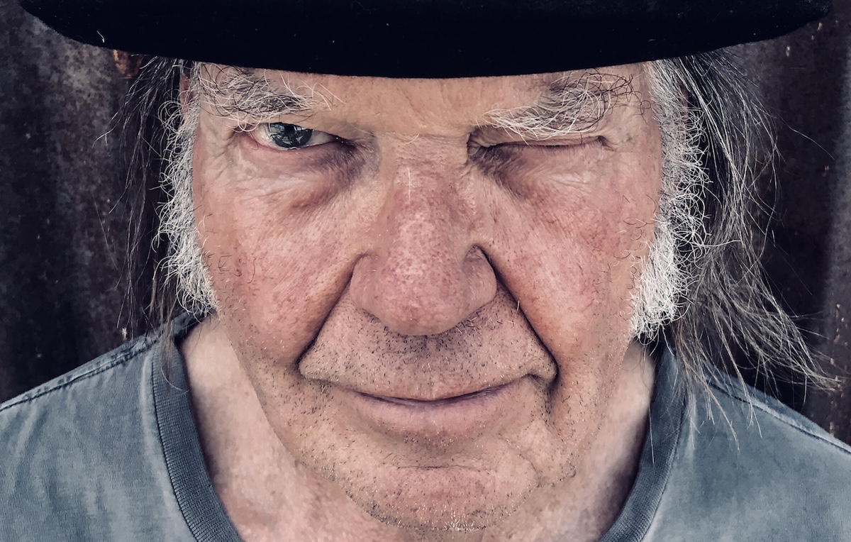 Neil Young non molla mai