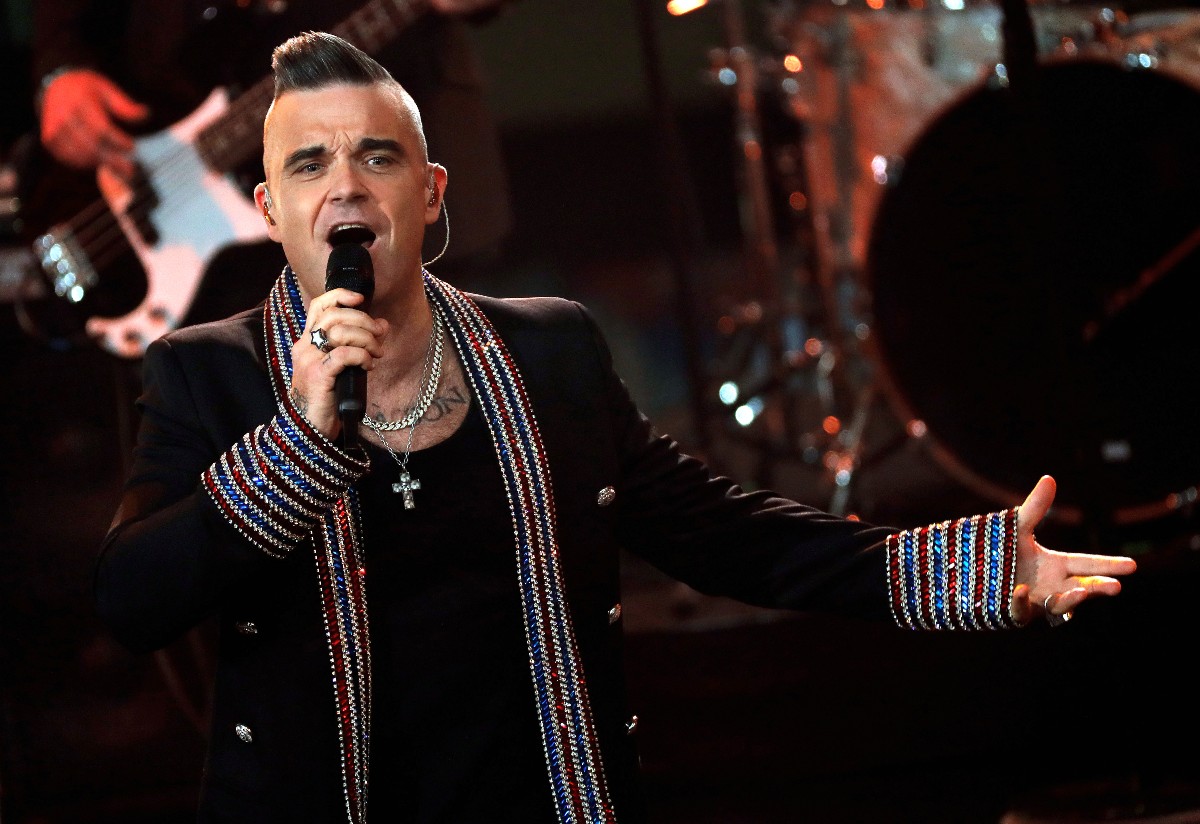 Robbie Williams: «Quando sono diventato famoso volevano assassinarmi»