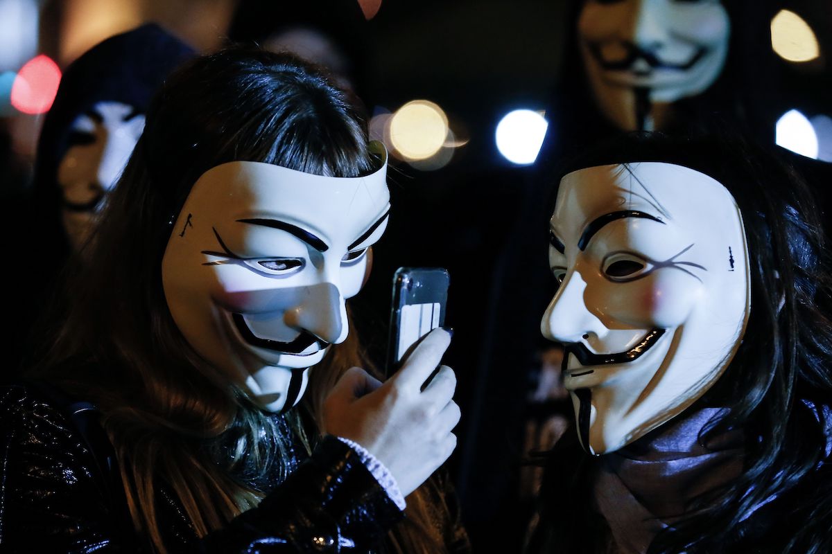 Anche Anonymous ha iniziato la sua lotta contro Putin