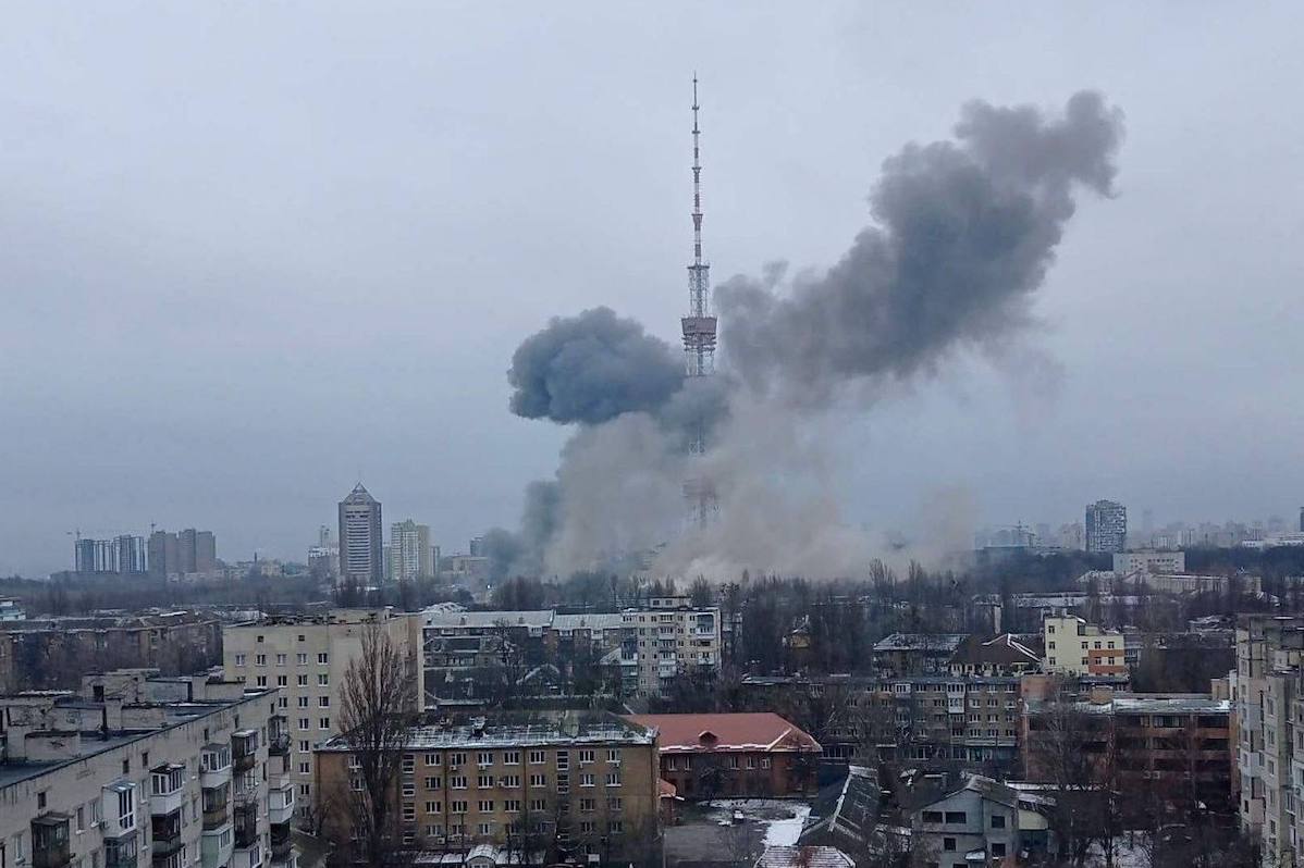 L’esercito russo ha bombardato la torre della Kiyv Tv