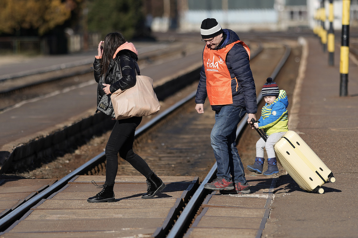 Per chi fugge dall’Ucraina, la tratta di esseri umani è un rischio concreto
