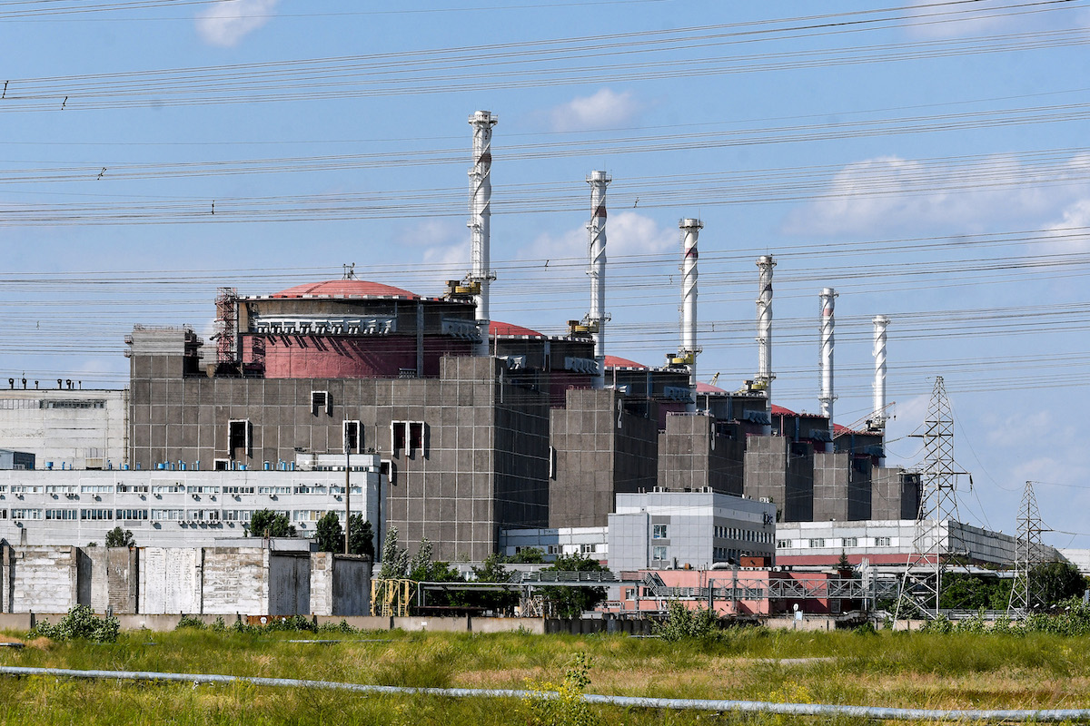 Le truppe russe hanno attaccato (e occupato) la centrale nucleare di Zaporizhzhia, la più grande d’Europa