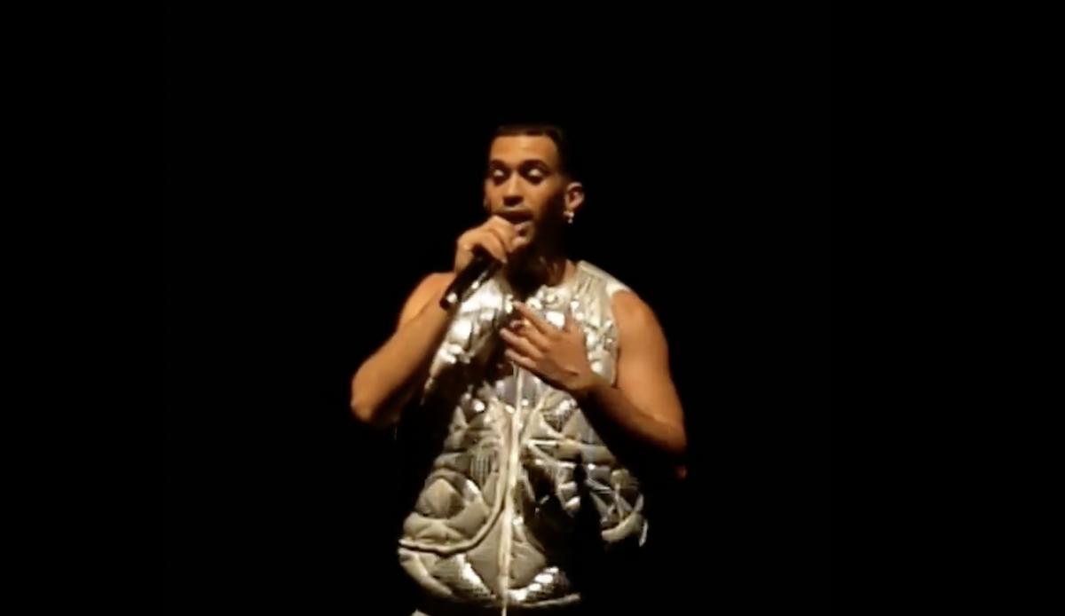 Guarda la performance di Mahmood al Bataclan