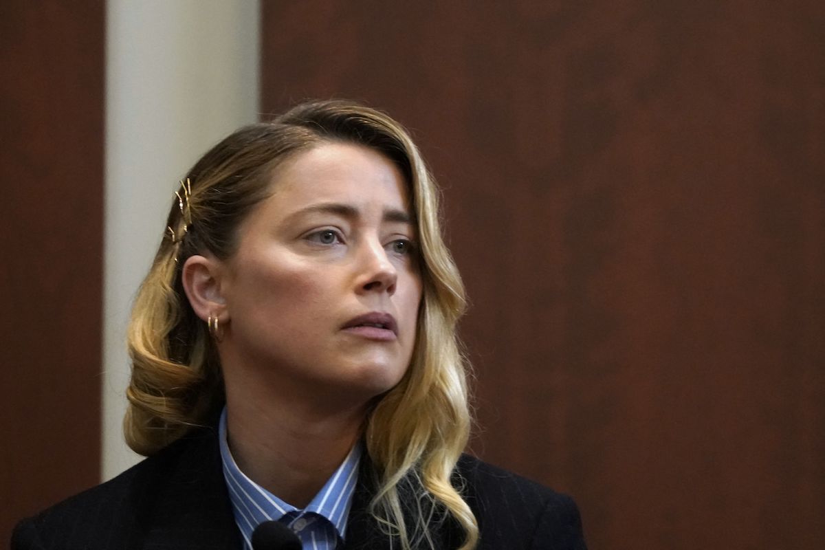 Amber Heard parla per la prima volta dopo il verdetto: «Sputatemi quel veleno in faccia»