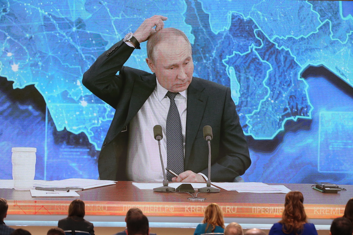 «Putin è stato sostituito da un sosia». Le teorie del complotto più assurde sulla salute del presidente russo