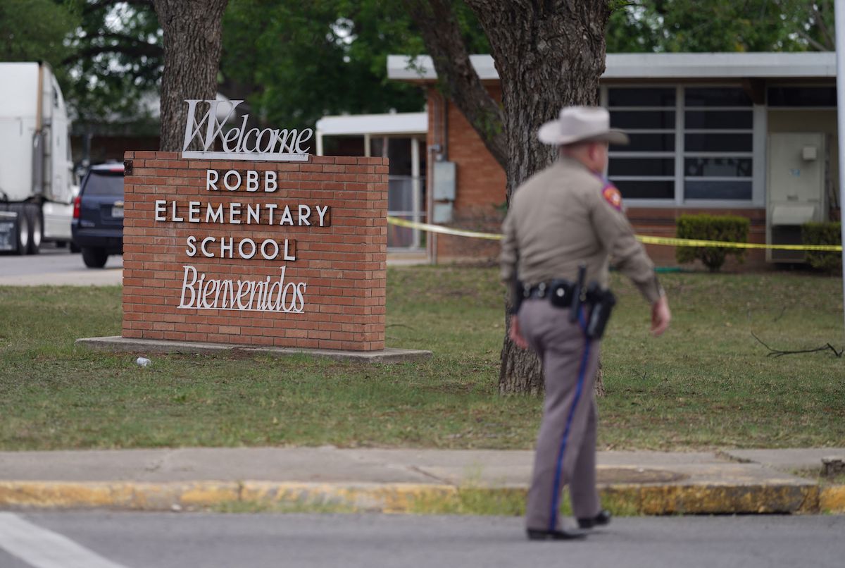 Cosa sappiamo della strage della scuola elementare Robb, in Texas