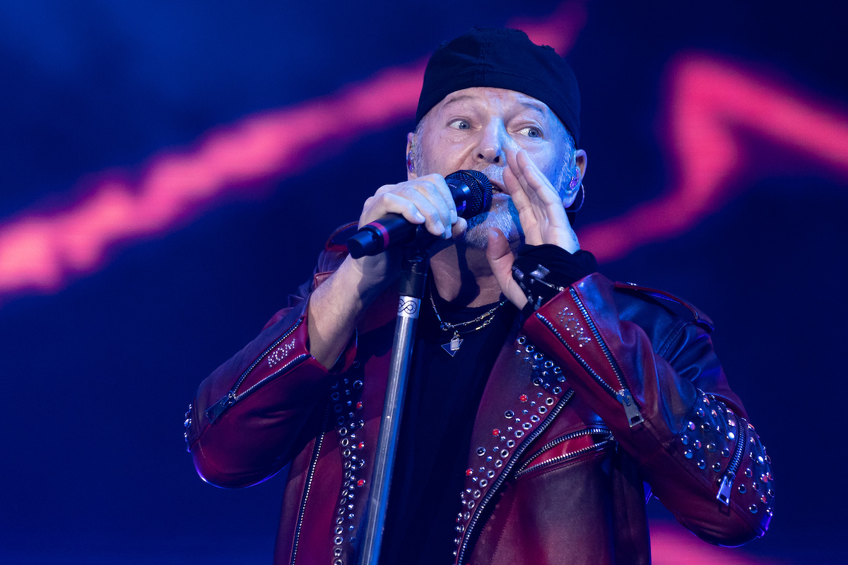 Vasco Rossi: «I politici raccontano stronzate, l’Italia non conta niente nel mondo»