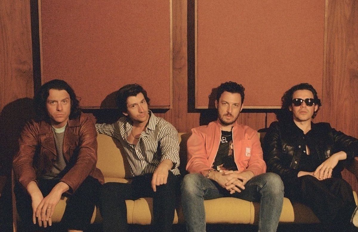 Arctic Monkeys, ascolta il nuovo singolo ‘There’d Better Be a Mirrorball’