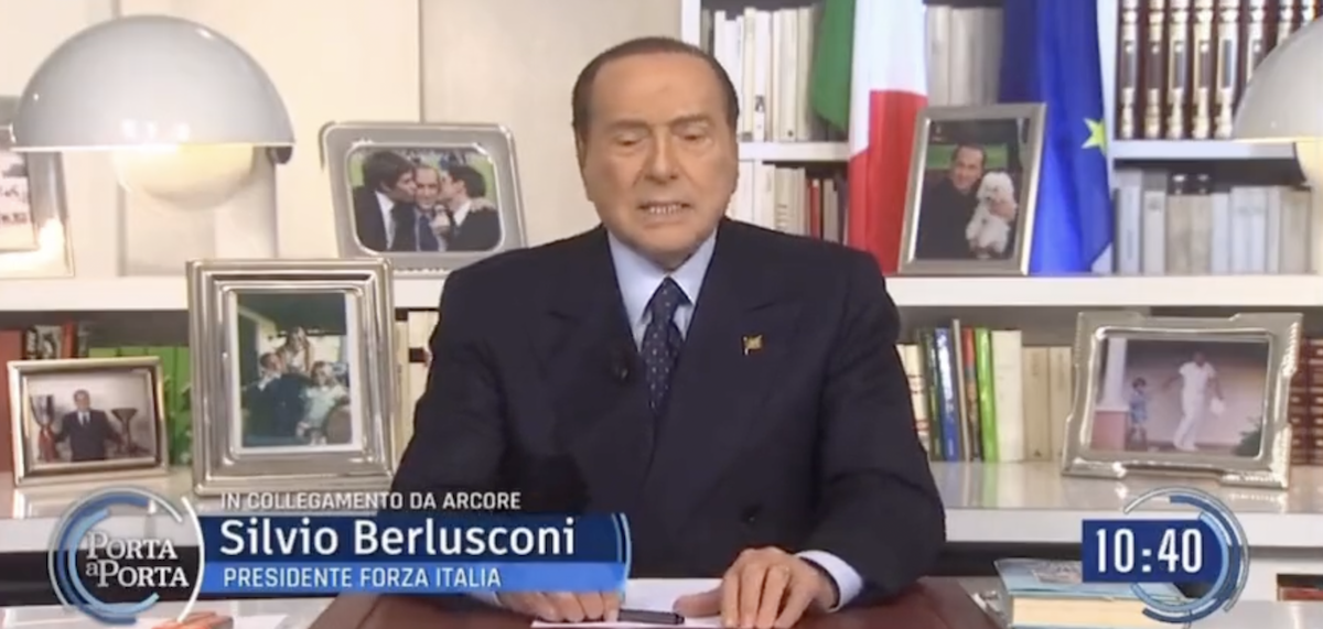 Per Berlusconi, il povero Putin è stato ‘costretto’ a inventarsi l’invasione dell’Ucraina