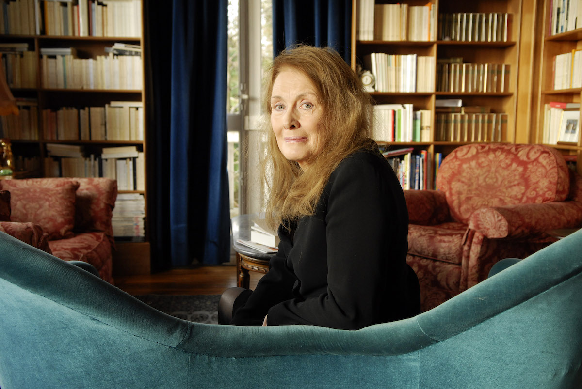 La scrittrice francese Annie Ernaux ha vinto il Nobel per la Letteratura
